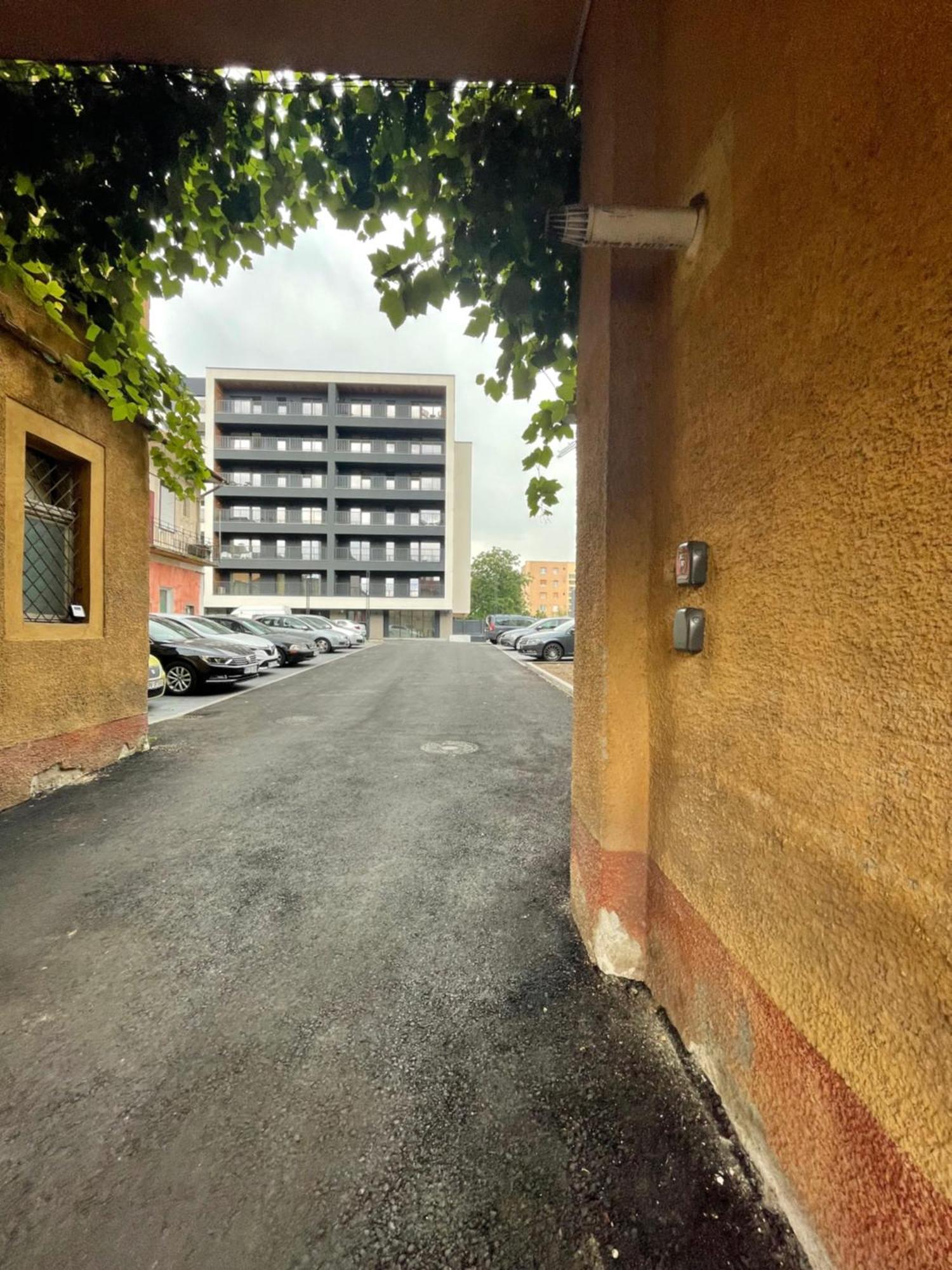 Pure Living Apartment W. Private Parking Brašov Exteriér fotografie